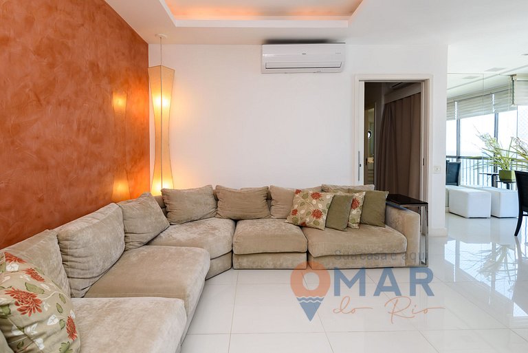 Modern 2-Bedroom w/ Sea View and Pool | LC 6250/1203