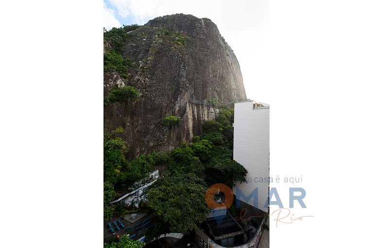 Classic Apartment in Copacabana w/ Pool | DU 370/801