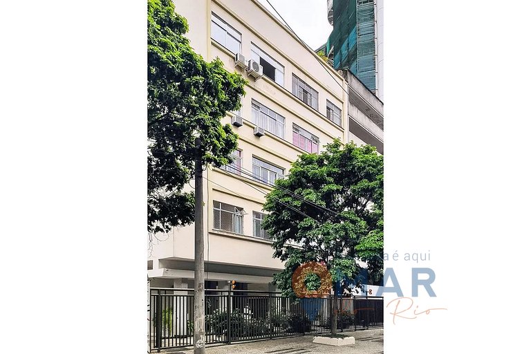 Flat em Ipanema a 350m da praia | BT 82/108
