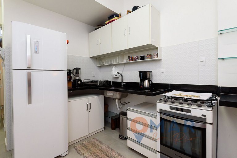 Flat em Ipanema a 350m da praia | BT 82/108
