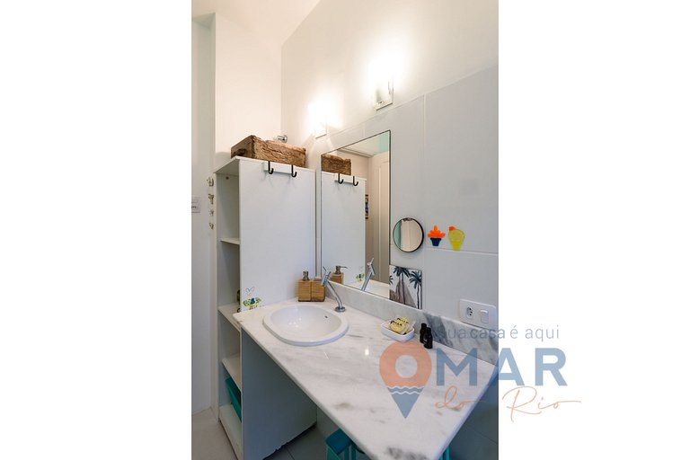 Flat em Ipanema a 350m da praia | BT 82/108