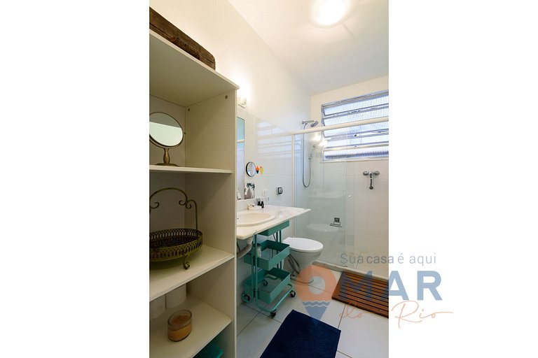 Flat em Ipanema a 350m da praia | BT 82/108