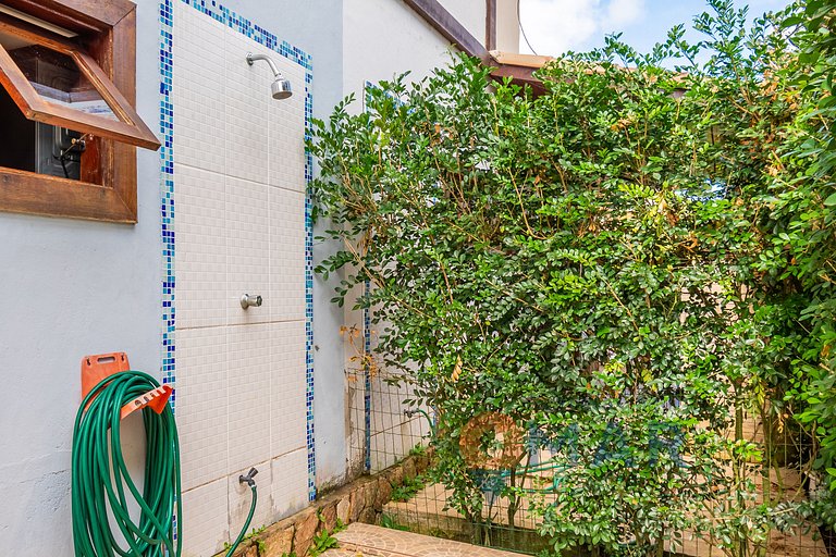 Beach house in Búzios with 3 suites | VF 08