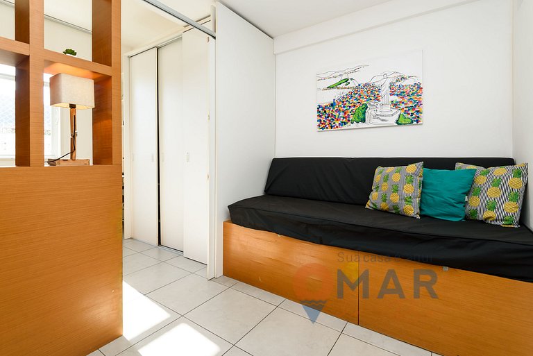 Bedroom & Lounge, View of Christ the Redeemer | SQC 143/918