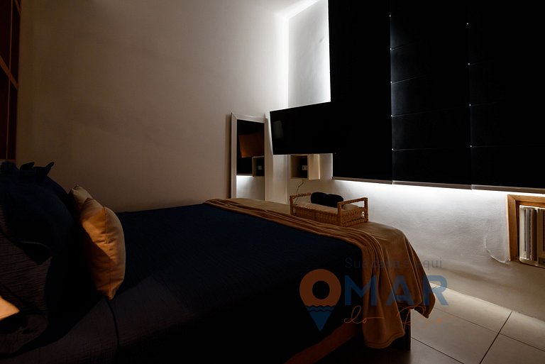 Bedroom & Lounge, View of Christ the Redeemer | SQC 143/918