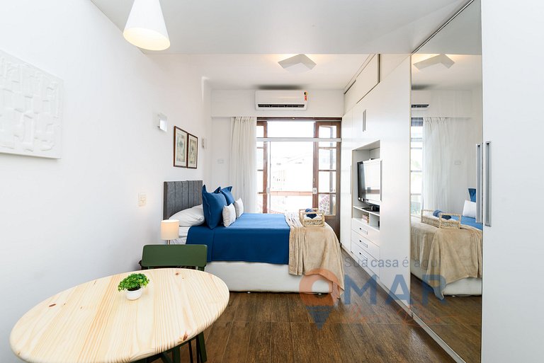 Estudio a 200 metros de la playa de Copacabana | FM 144/1105