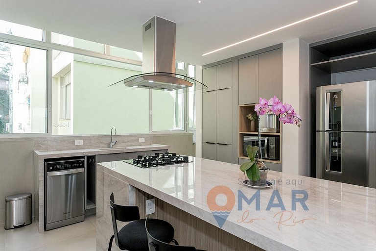 Modern 3-bedroom apartment 450m from the beach | AP30/601