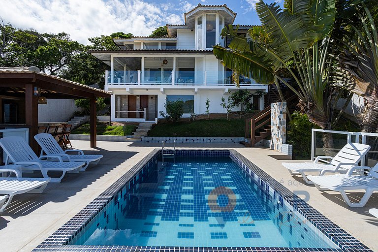 Casa Ayana | Mansão c/ Piscina a 400m da Praia Brava