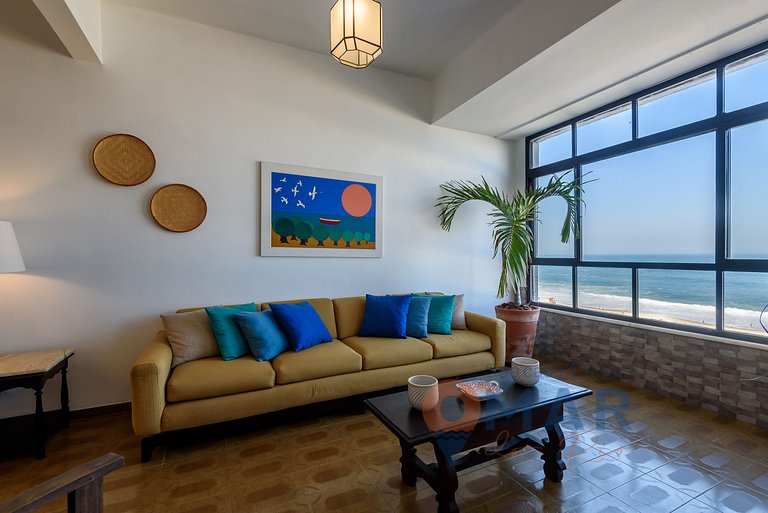 2-Bedroom Apartment w/ Sea View in Copacabana | FDM 7/91