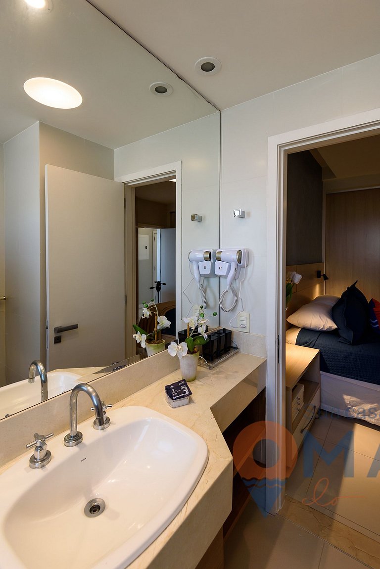 Modern 2-Bedroom w/ Sea View and Pool | LC 6250/1203