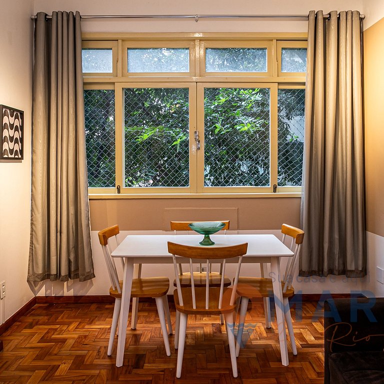 Apartamento Decorado em Copacabana | TN 242/201