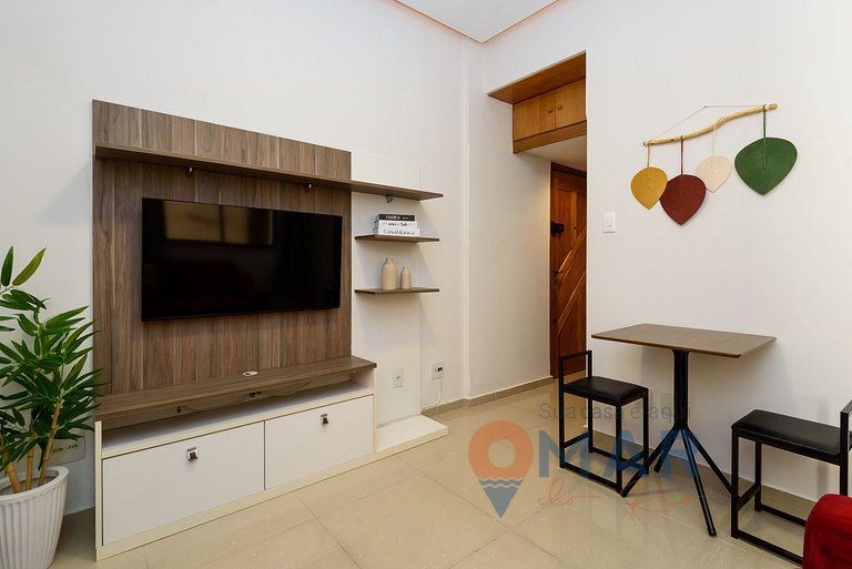 Quarto e Sala a 200m da Praia | FM 144/407