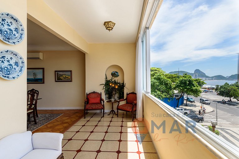 Classic and Luxurious 4BDR by the Sea | A 3484/301