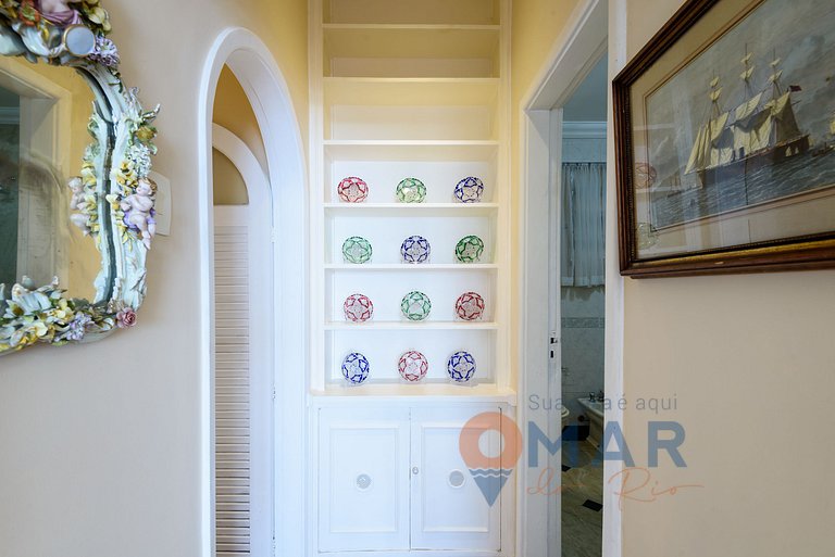 Classic and Luxurious 4BDR by the Sea | A 3484/301