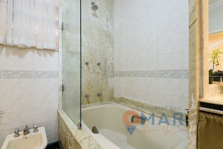 Clássico e Luxuoso 4Qtos a Beira-Mar | A 3484/301