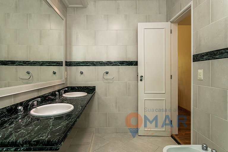 Charme Atemporal: 3Qtos a 110m da Praia |BI 32/502