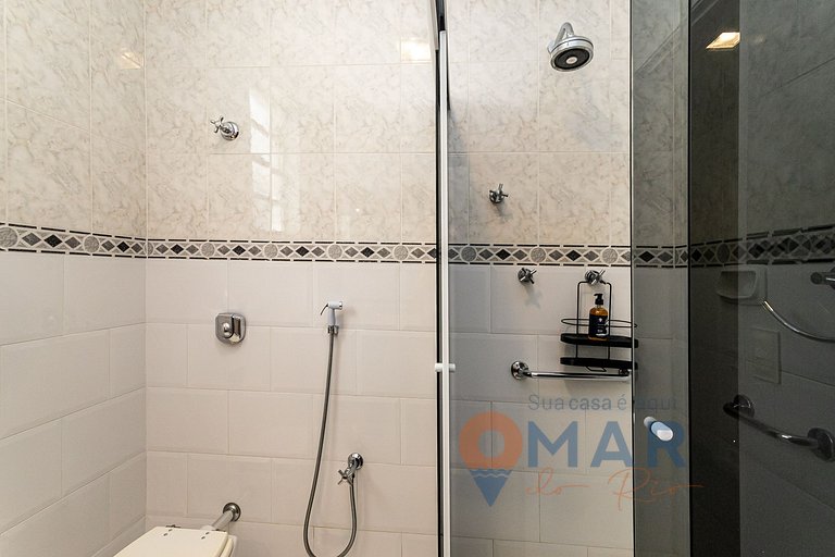 Charme Atemporal: 3Qtos a 110m da Praia |BI 32/502