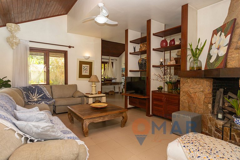 Casa com 4 Suítes e Piscina em Búzios | PZ 1214