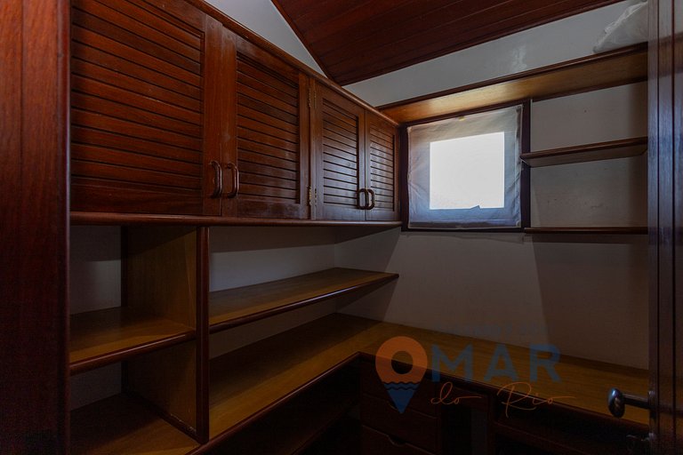 Casa com 4 Suítes e Piscina em Búzios | PZ 1214