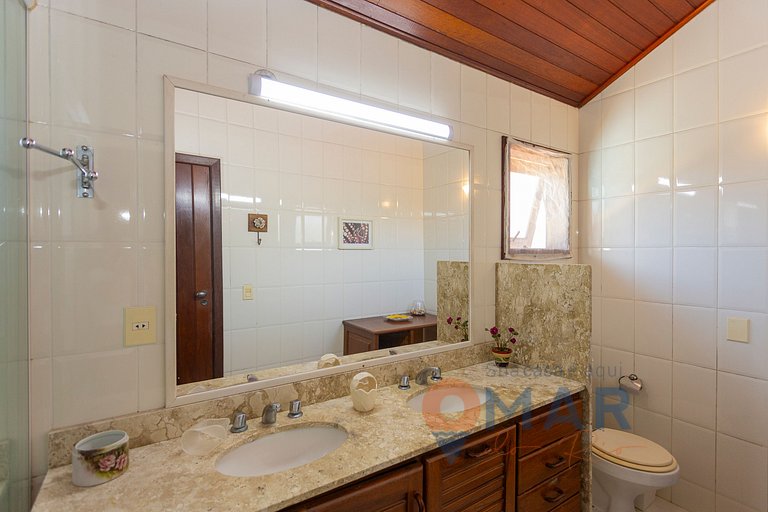Casa com 4 Suítes e Piscina em Búzios | PZ 1214