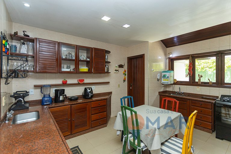 Casa com 4 Suítes e Piscina em Búzios | PZ 1214