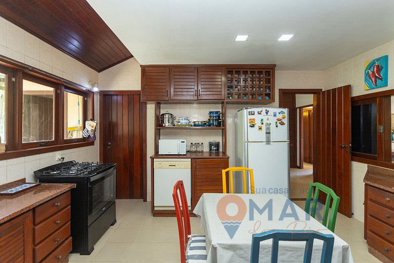 Casa com 4 Suítes e Piscina em Búzios | PZ 1214