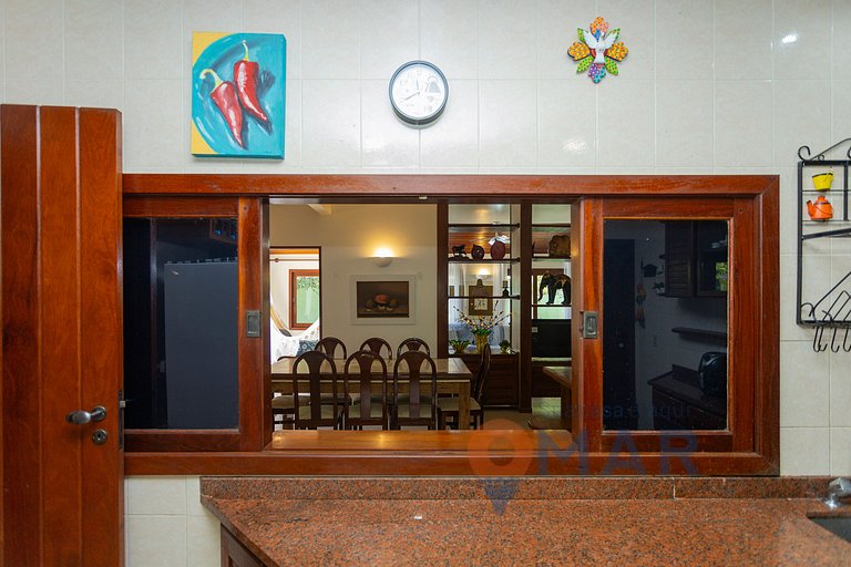 Casa com 4 Suítes e Piscina em Búzios | PZ 1214