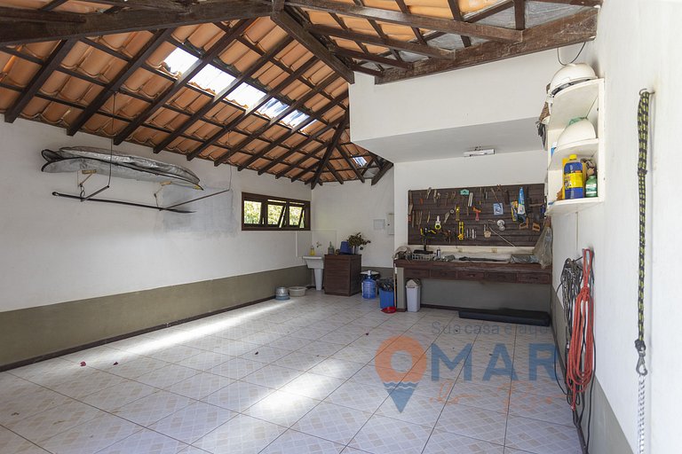 Casa com 4 Suítes e Piscina em Búzios | PZ 1214