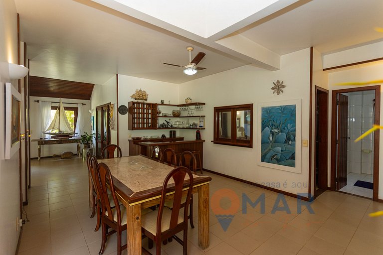 Casa com 4 Suítes e Piscina em Búzios | PZ 1214