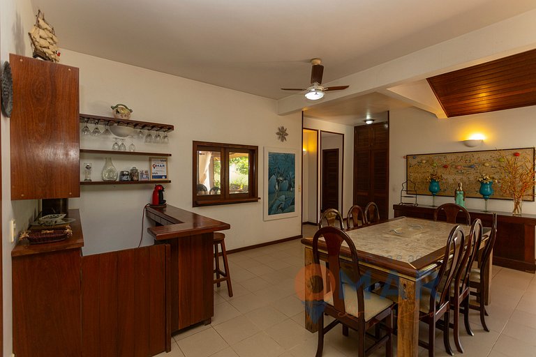 Casa com 4 Suítes e Piscina em Búzios | PZ 1214