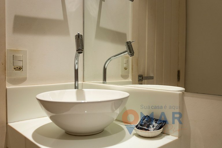 Modern 4 Bedrooms 300m from the Beach | CEG 3