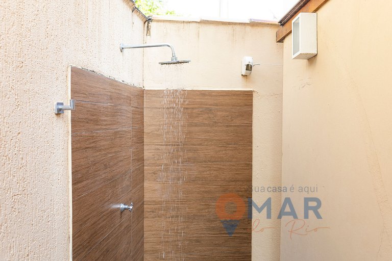 Modern 4 Bedrooms 300m from the Beach | CEG 3