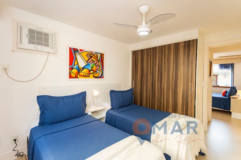 Modern 4 Bedrooms 300m from the Beach | CEG 3
