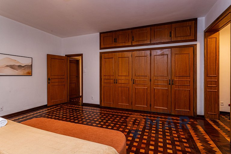 4 Suítes, Varanda Vista-Mar e Garagem | A 3730/201