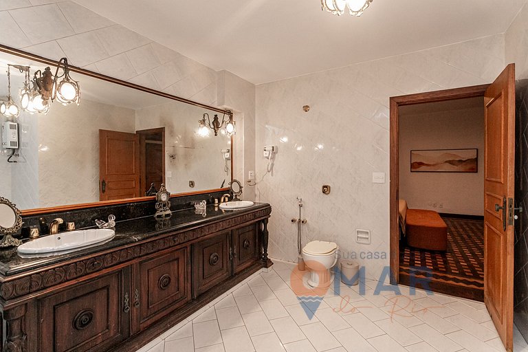 4BDRs, Balcony w/ Sea View, and Garage|A 3730/201