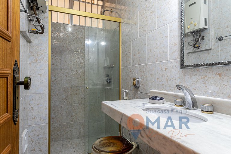 4 Suítes, Varanda Vista-Mar e Garagem | A 3730/201