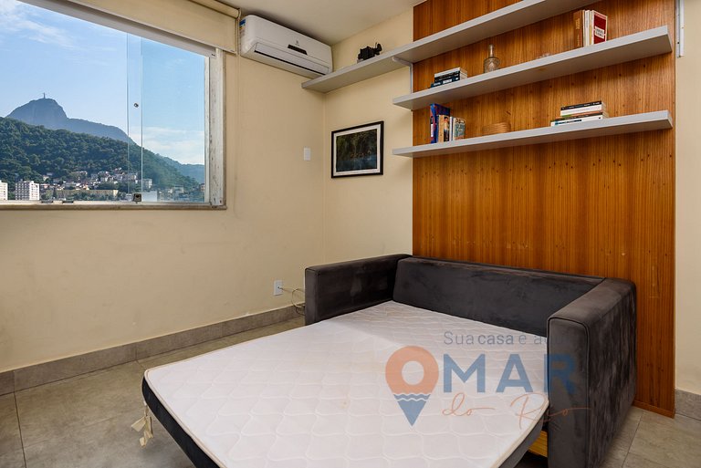 Loft w/ Christ the Redeemer View | SQC 143/1418