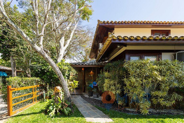 Casa em Búzios com 4 quartos e área gourmet| VF 11