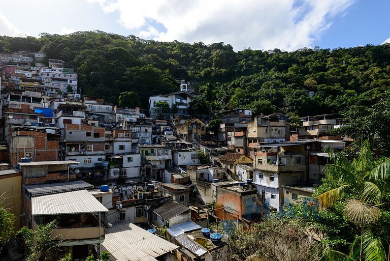 Modern 3 BDRs + Garage in Copacabana | SC 431/704