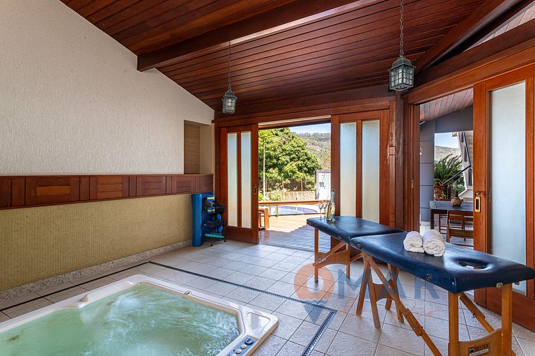 Mansion in Niterói with Pool and Sea View | LD 58