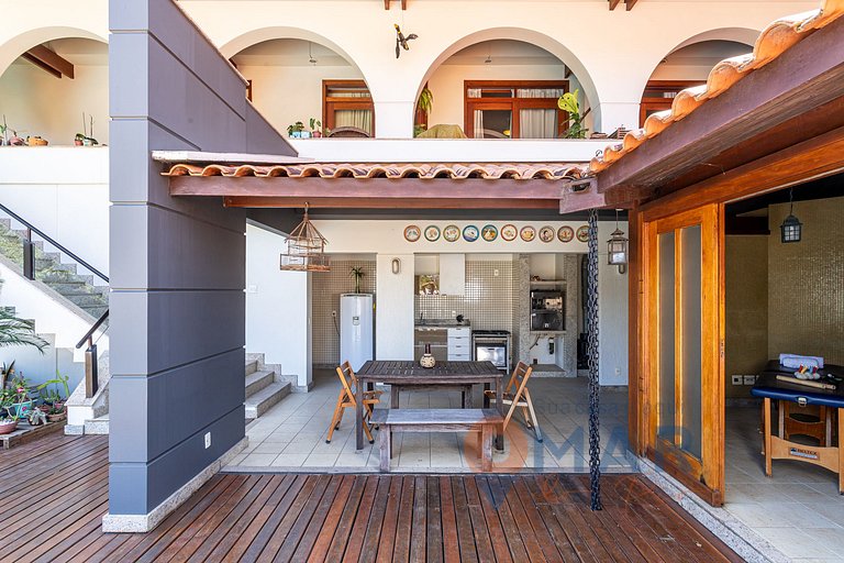 Mansão em Niterói com Piscina e Vista Mar | LD 58