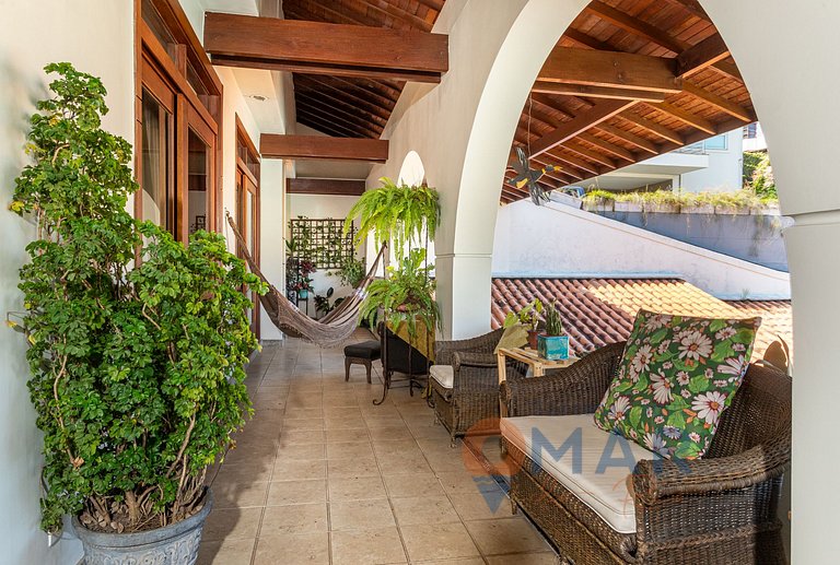 Mansion in Niterói with Pool and Sea View | LD 58
