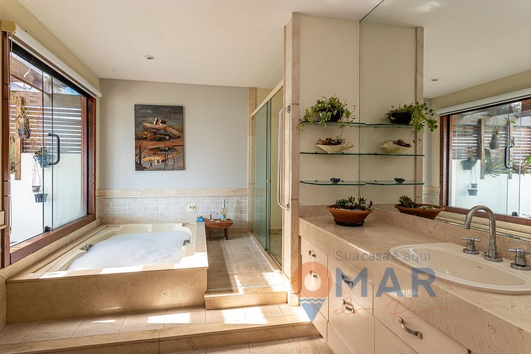 Mansion in Niterói with Pool and Sea View | LD 58