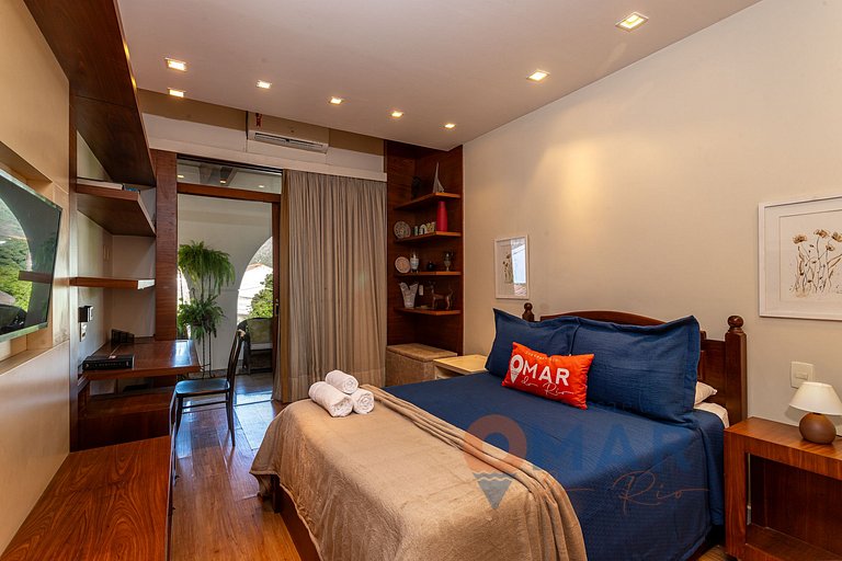 Mansion in Niterói with Pool and Sea View | LD 58