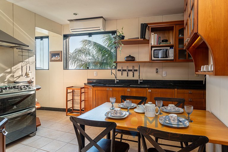 Mansão em Niterói com Piscina e Vista Mar | LD 58