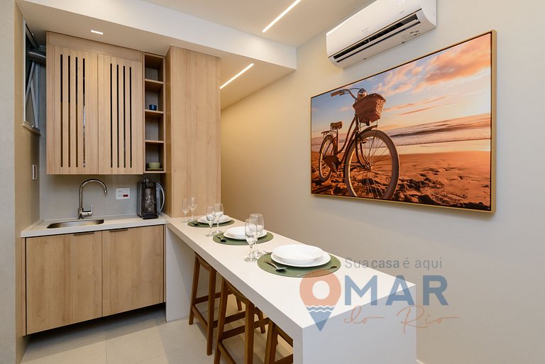 Sophisticated 1BDR 5 Min from the Beach|BR 450/805