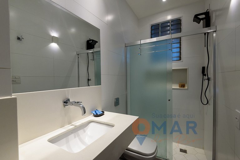 1BDR with Balcony 180m from the Beach | FS 35/303