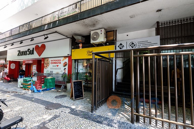 1BDR with Balcony 180m from the Beach | FS 35/303