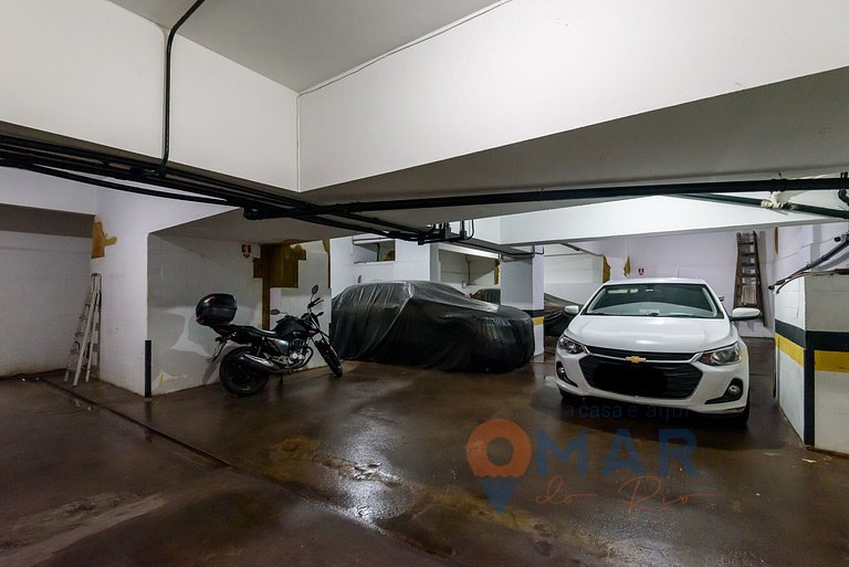 Classic 4BDRs Oceanfront with Garage | A 3484/602