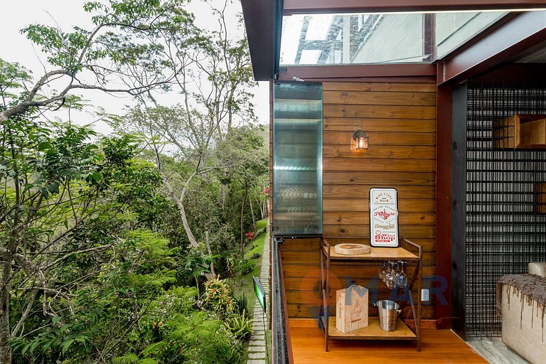 Triplex com Design Industrial em Itaipava | AIR A2